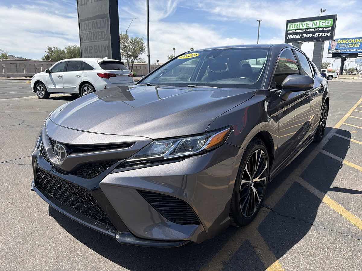 2020 TOYOTA Camry
