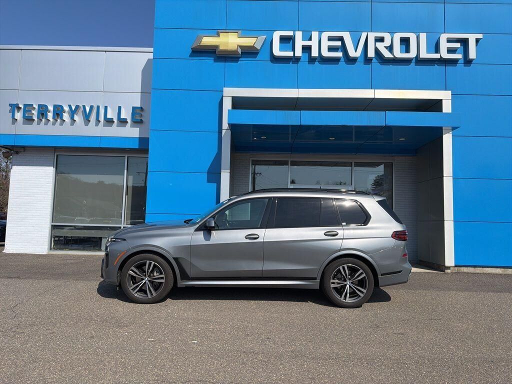 2023 BMW X7