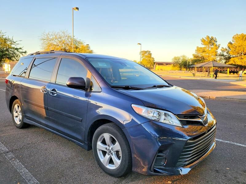 2020 TOYOTA Sienna