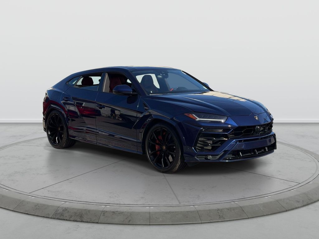 2022 LAMBORGHINI URUS