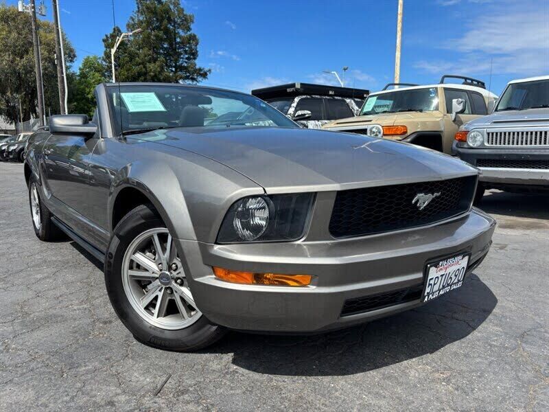 2005 FORD Mustang