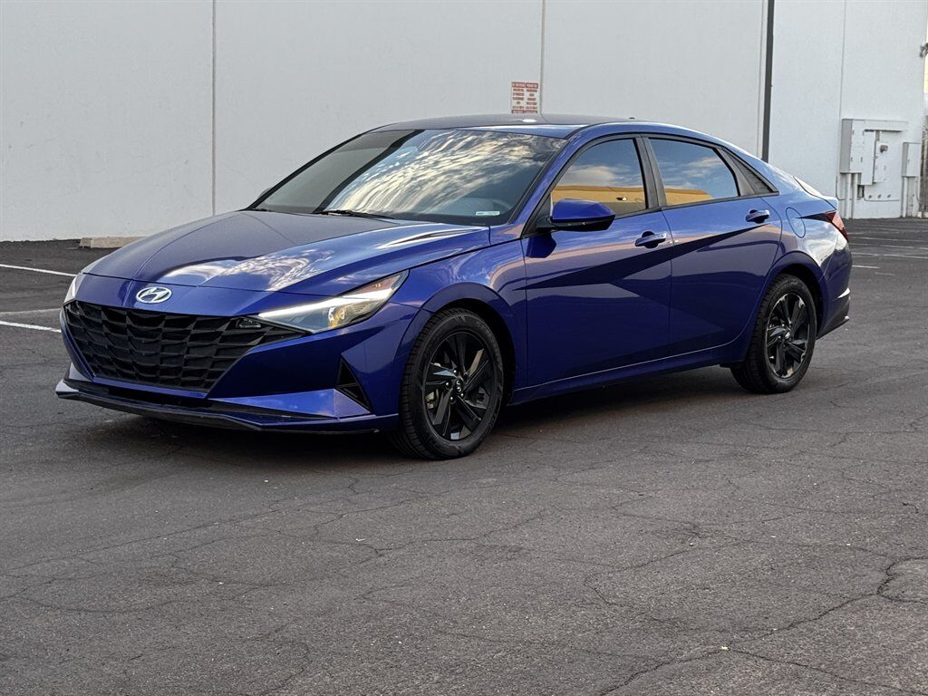 2023 HYUNDAI Elantra