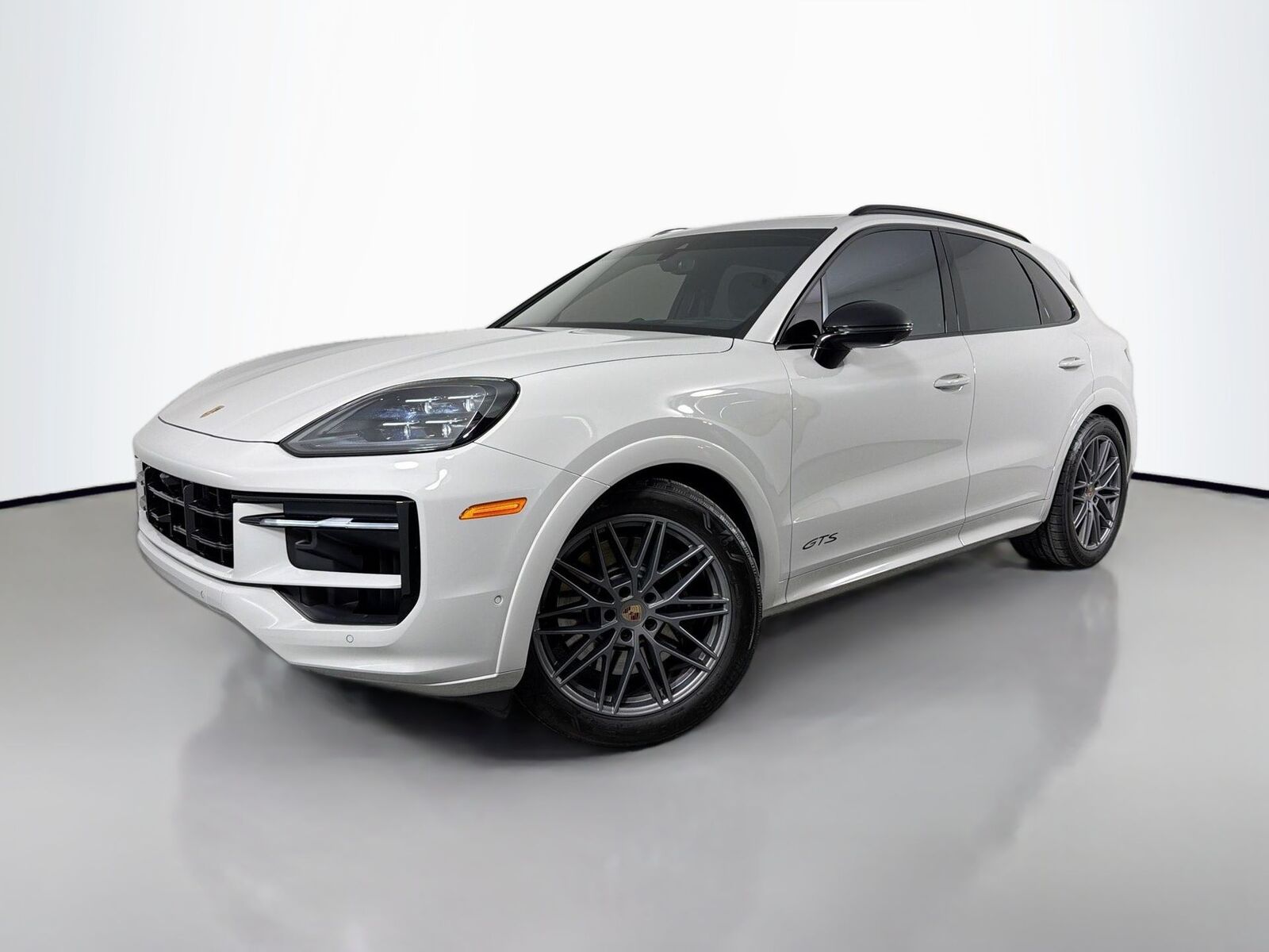 2025 PORSCHE Cayenne