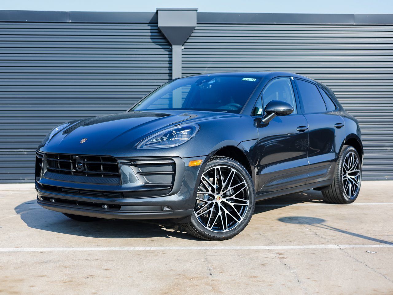 2026 PORSCHE Macan