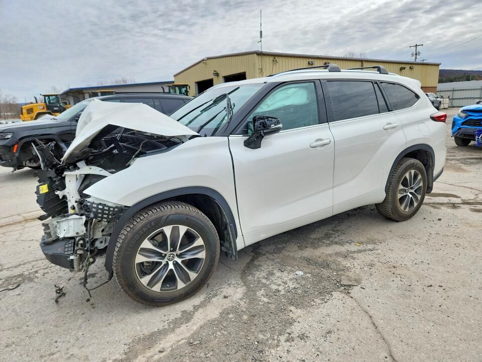 2020 TOYOTA Highlander