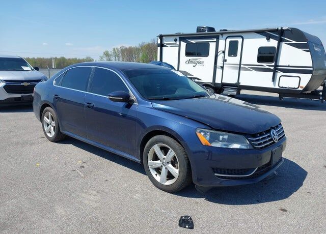 2012 VOLKSWAGEN Passat