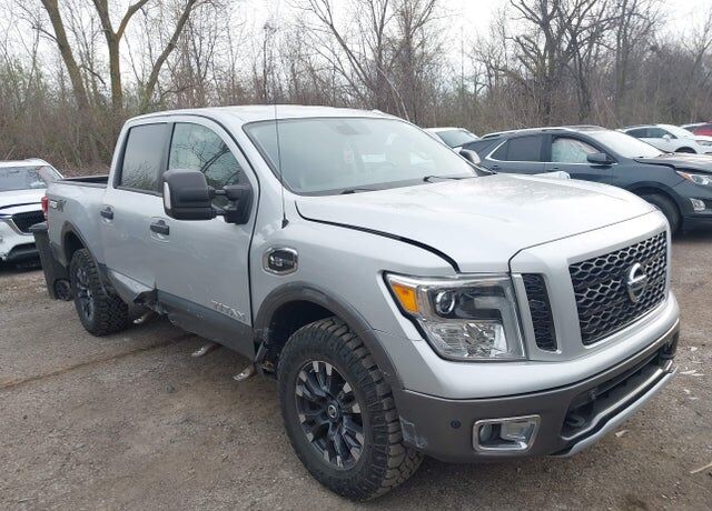 2017 NISSAN Titan