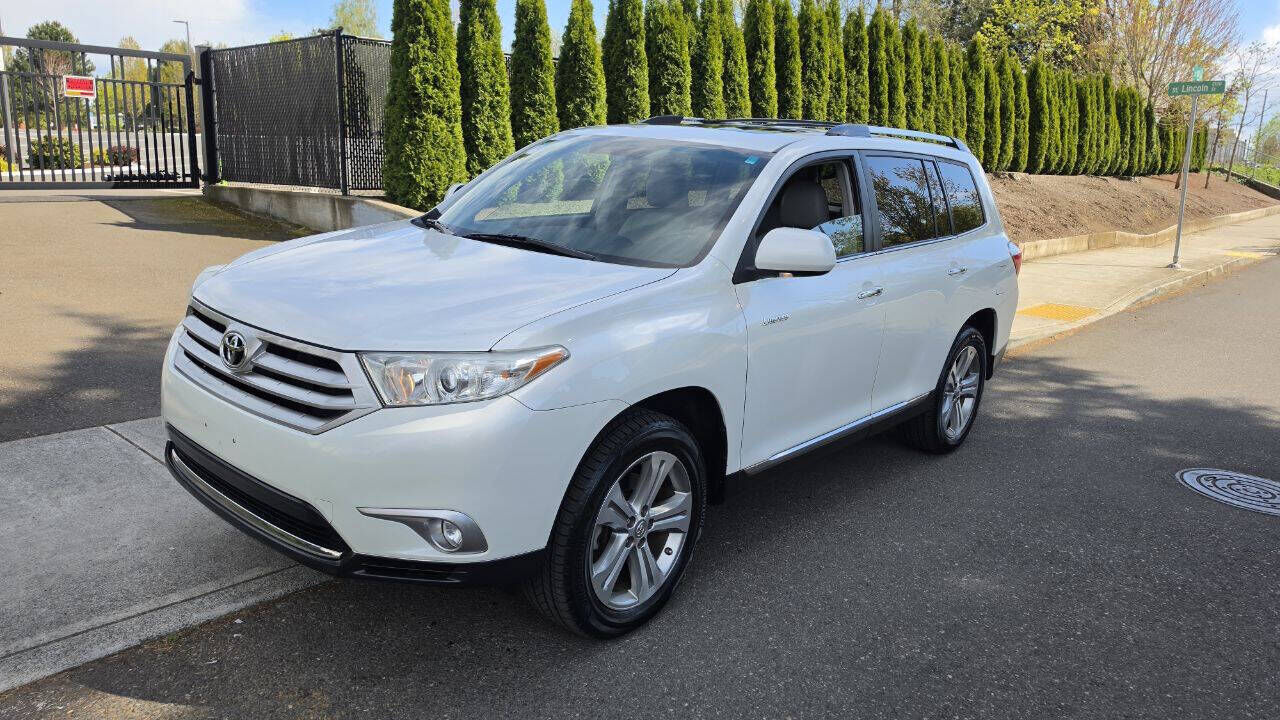 2011 TOYOTA Highlander
