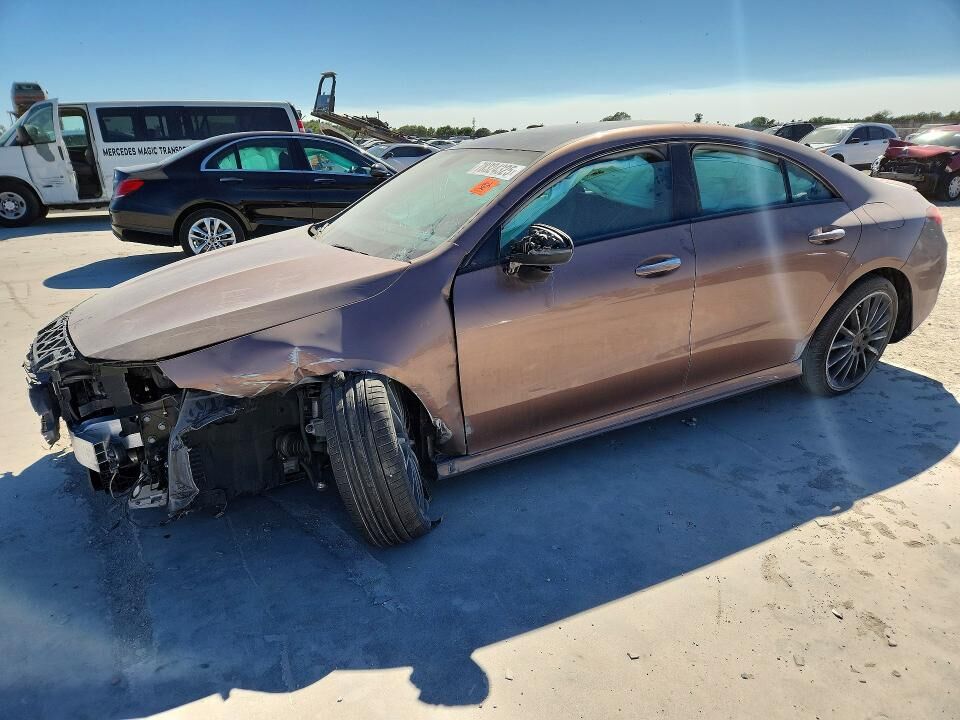 2022 MERCEDES-BENZ CLA-Class