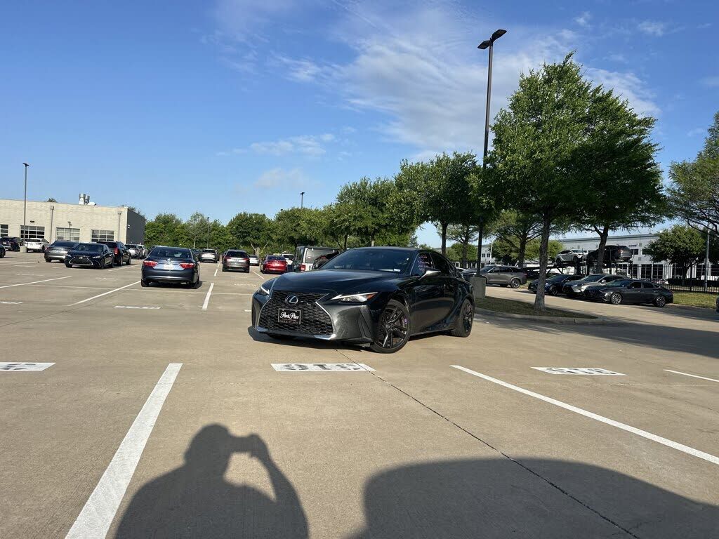2024 LEXUS IS