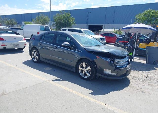 2013 CHEVROLET Volt