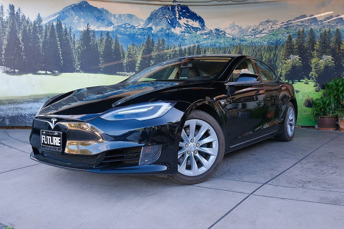2016 TESLA Model S
