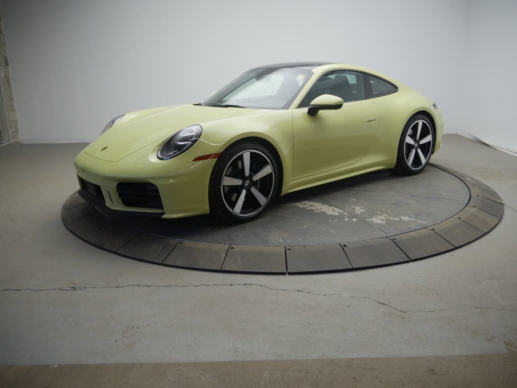 2025 PORSCHE 911