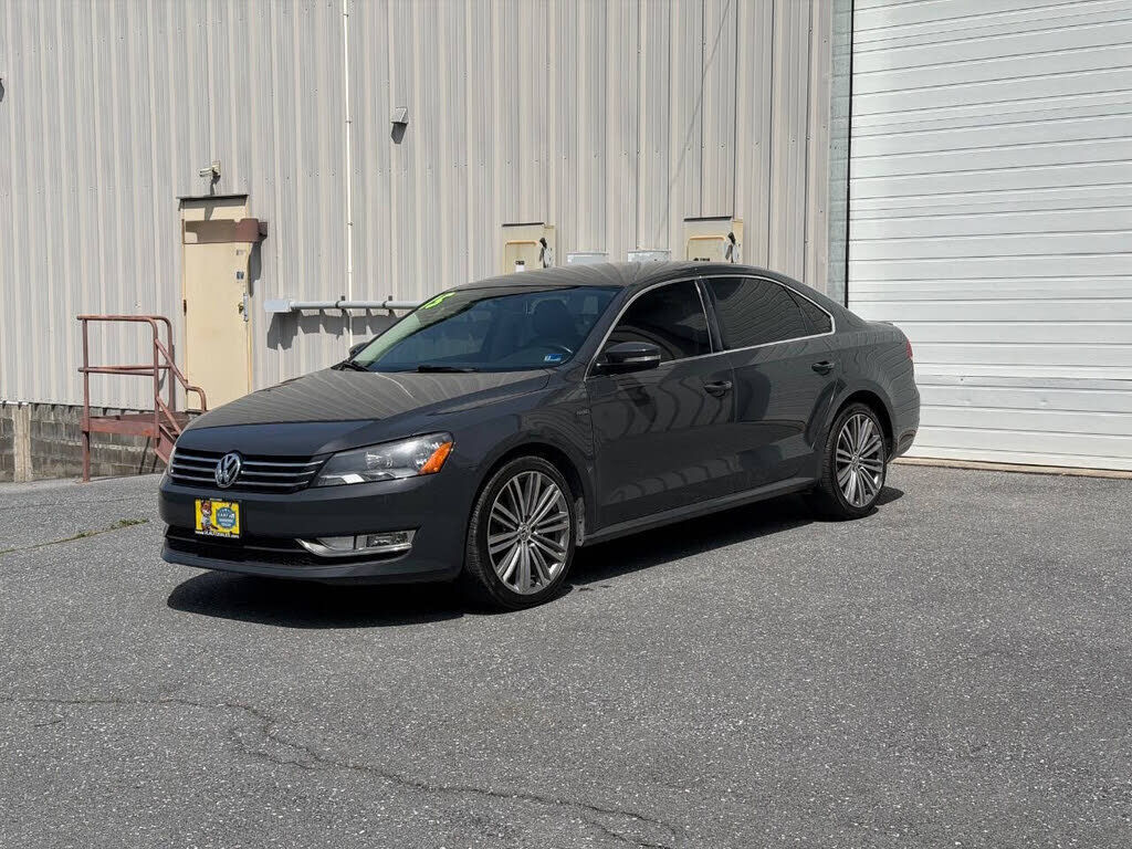 2015 VOLKSWAGEN Passat