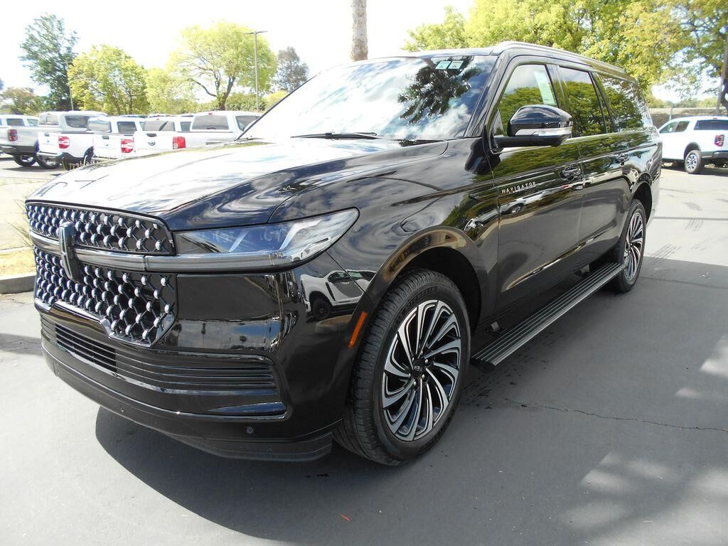 2025 LINCOLN Navigator L