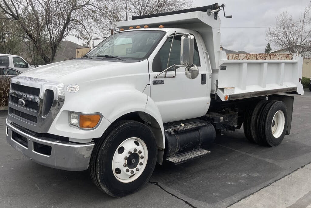 2012 FORD F-650