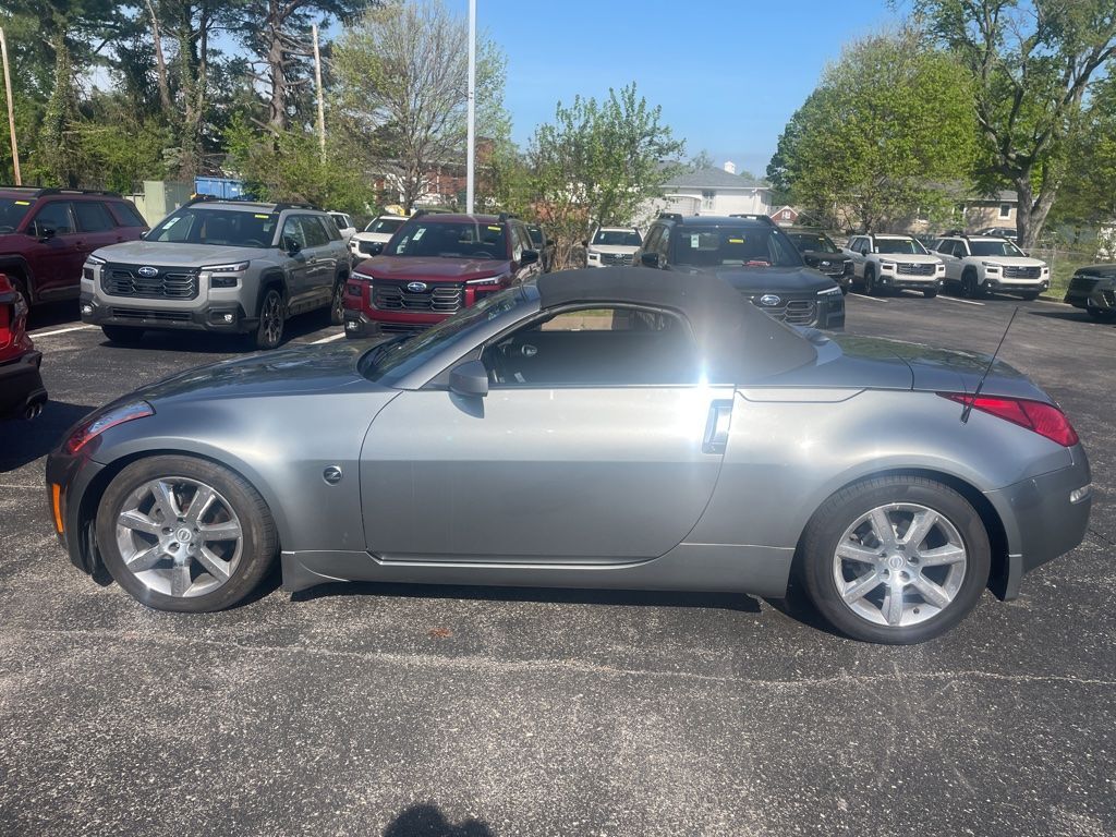 2005 NISSAN 350Z