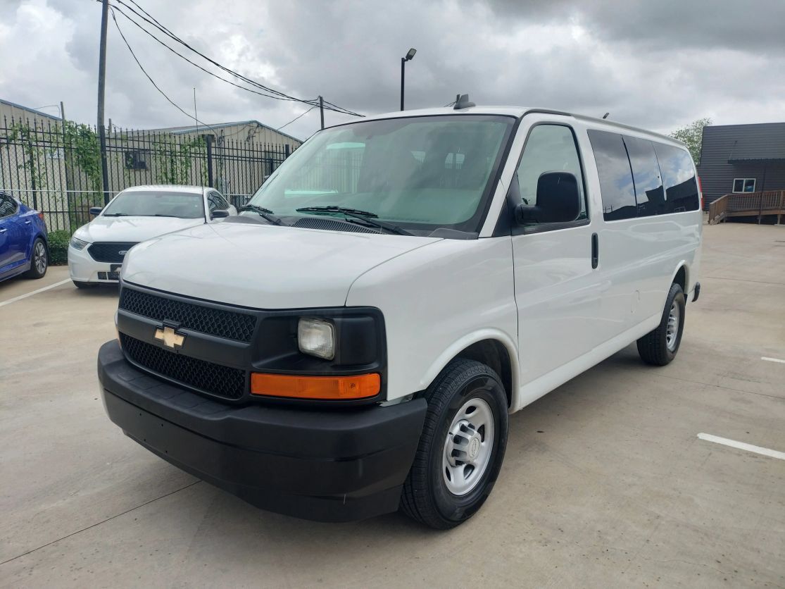 2017 CHEVROLET Express