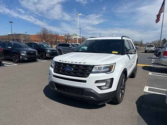 2017 FORD Explorer