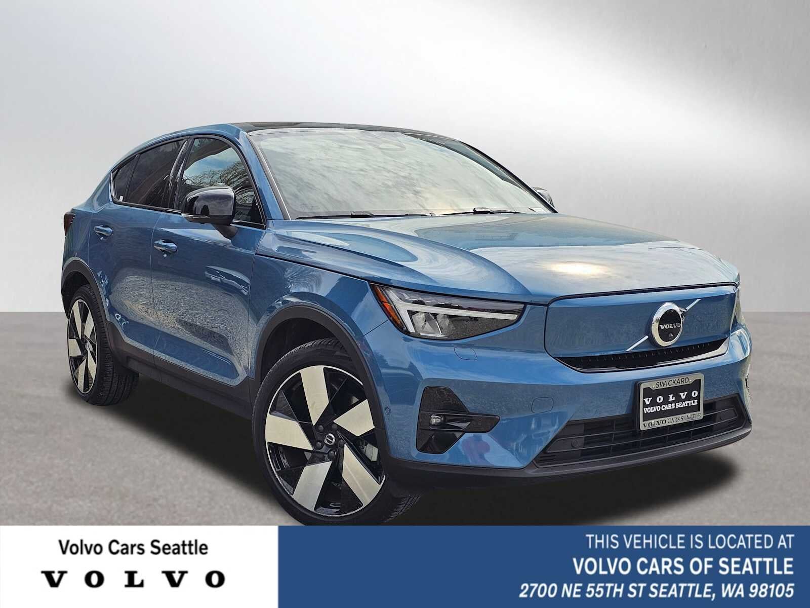 2023 VOLVO C40