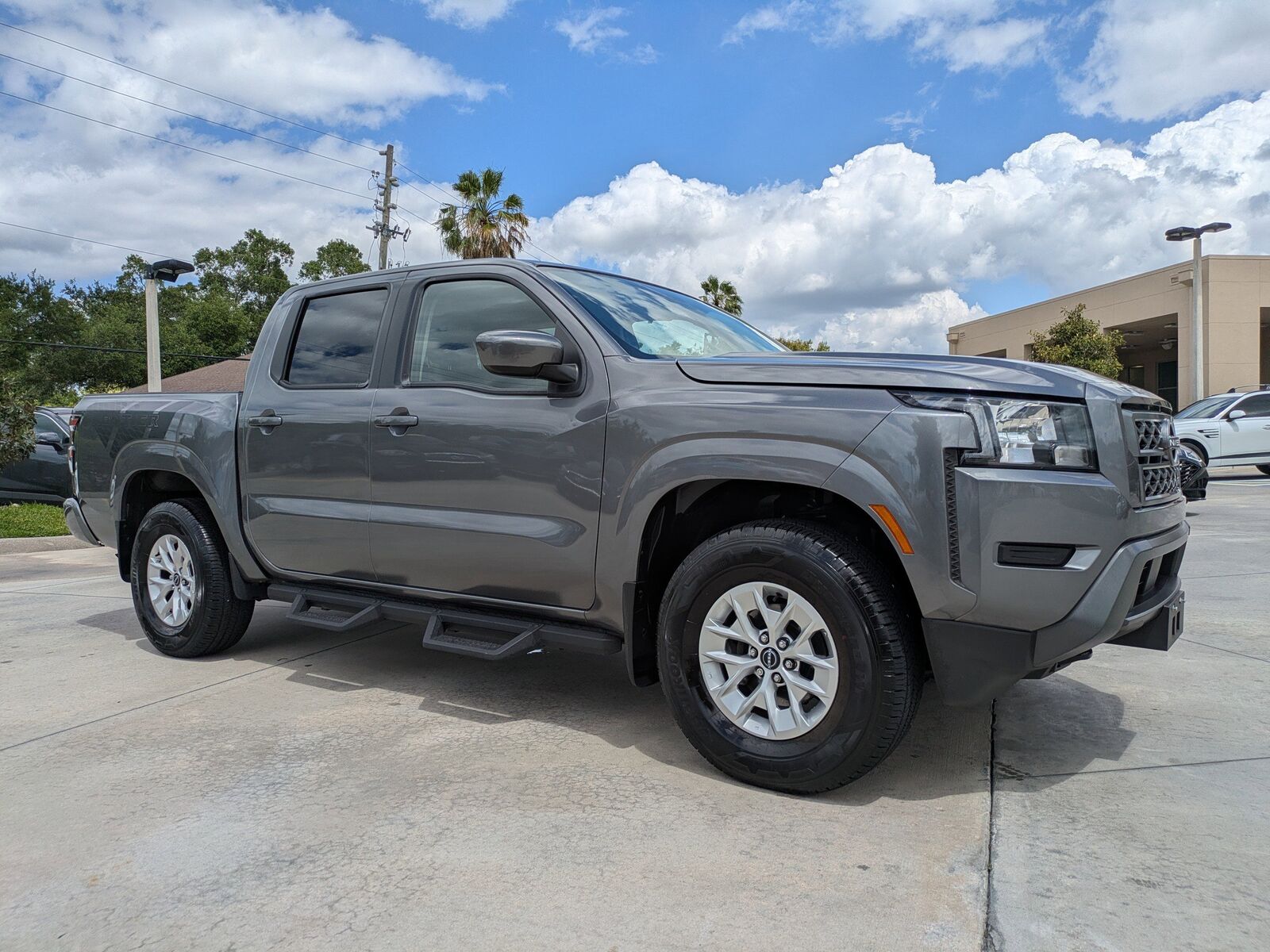 2024 NISSAN Frontier