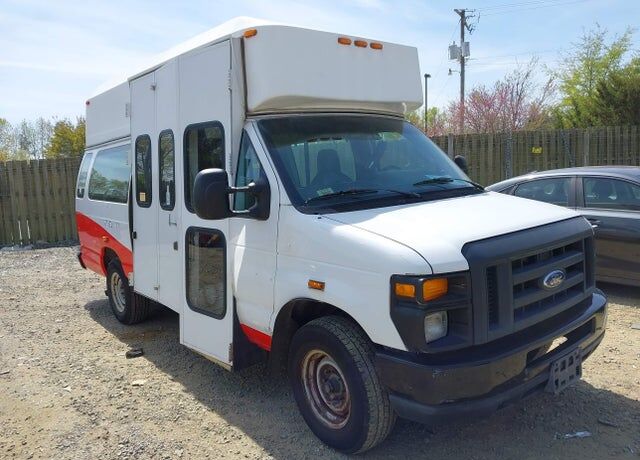 2013 FORD E-350