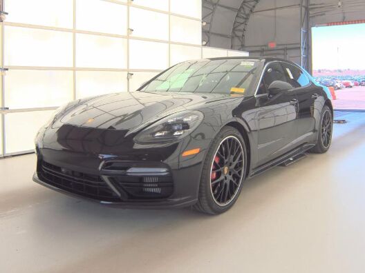 2017 PORSCHE Panamera