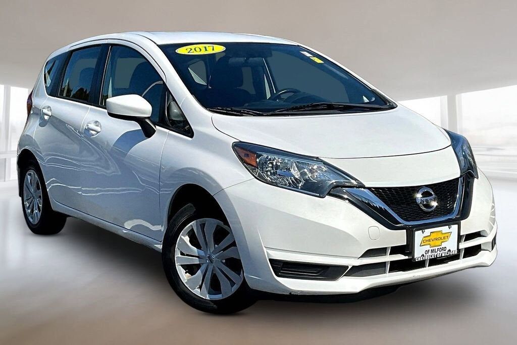 2017 NISSAN Versa