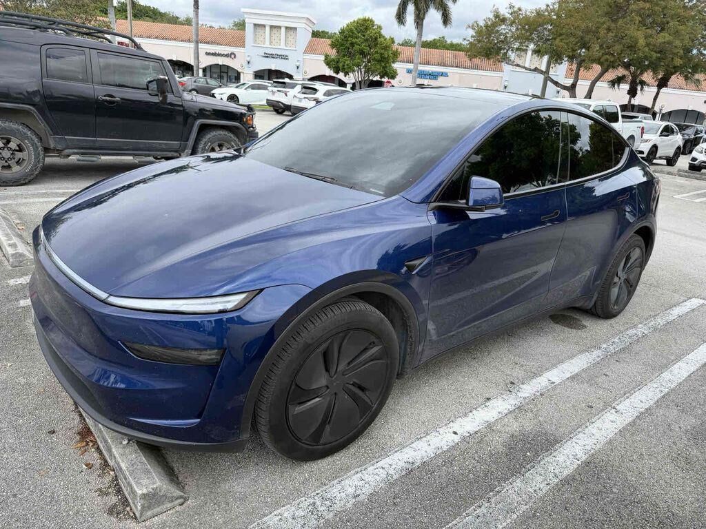 2026 TESLA Model Y