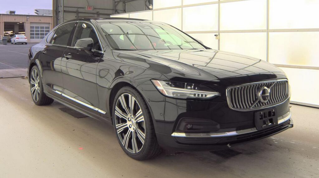 2025 VOLVO S90