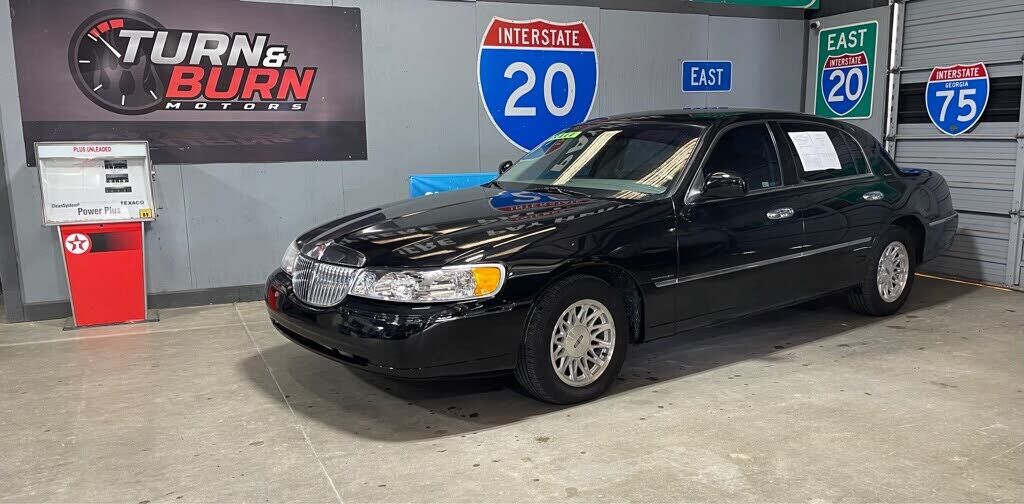 1998 LINCOLN Town Car