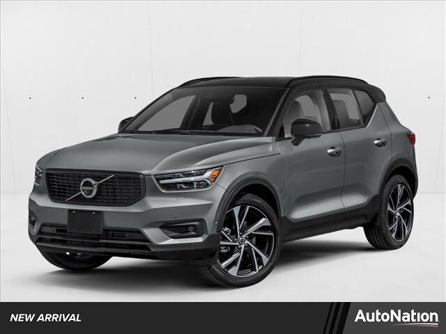 2022 VOLVO XC40