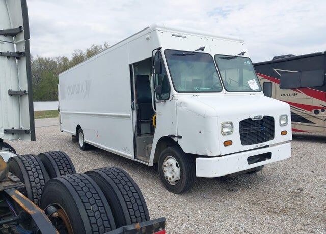 2012 FREIGHTLINER MT 55G Front Gasoline Engine Walk in Van Chassis
