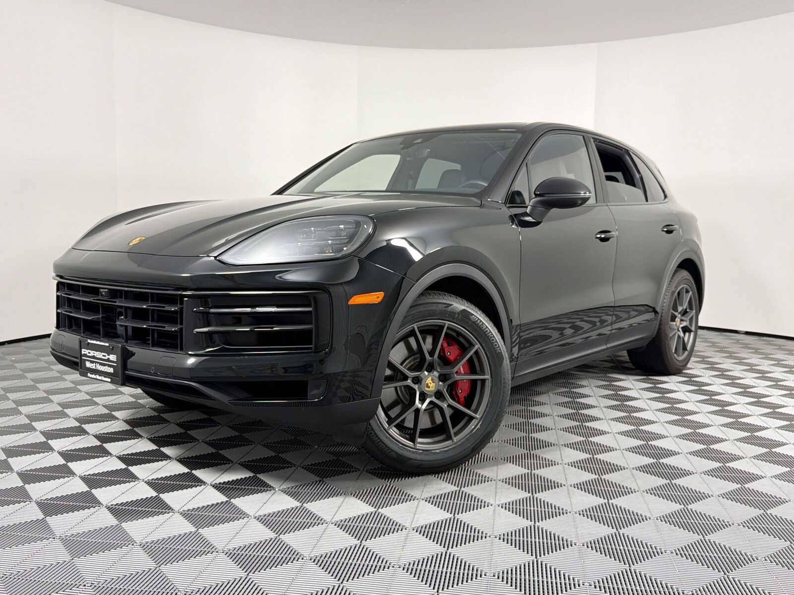 2024 PORSCHE Cayenne