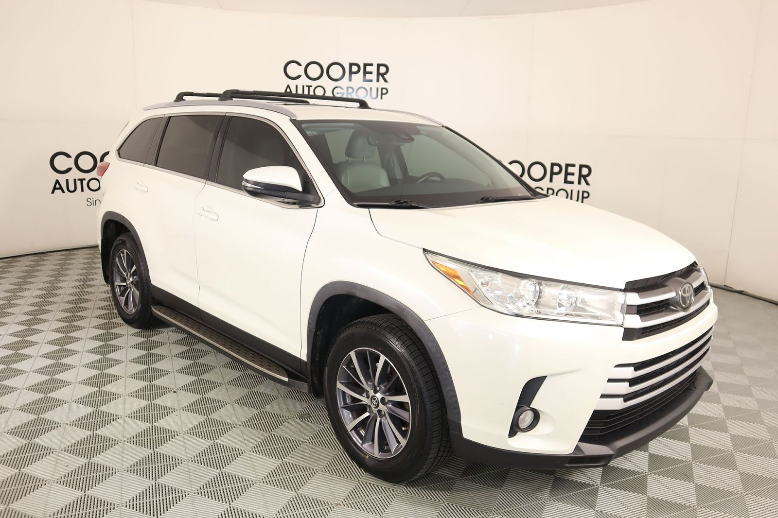 2019 TOYOTA Highlander