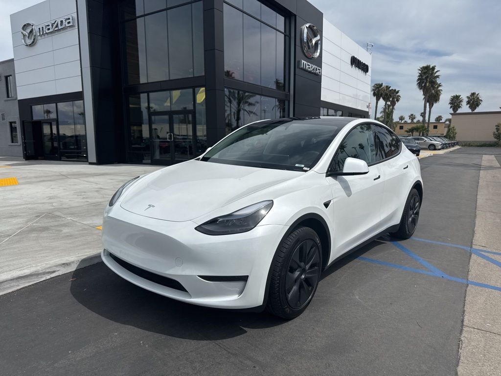 2024 TESLA Model Y