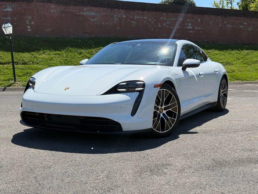 2020 PORSCHE Taycan