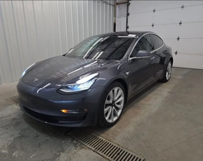 2018 TESLA Model 3