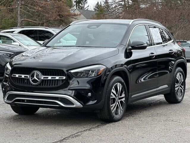 2025 MERCEDES-BENZ GLA-Class