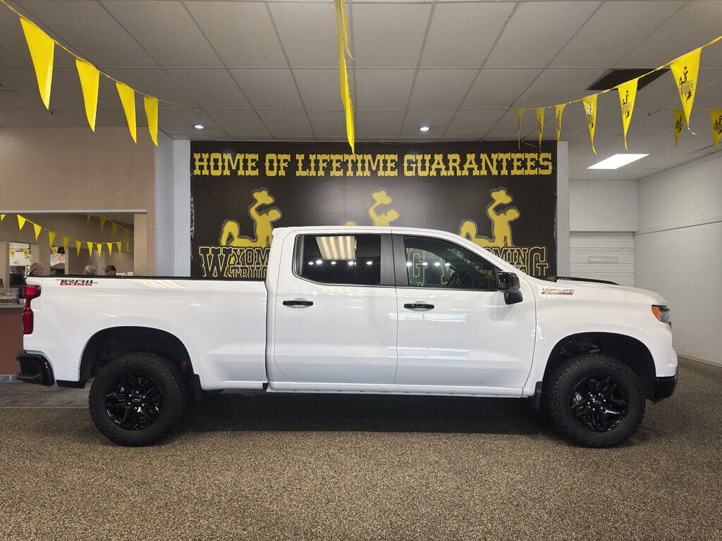 2024 CHEVROLET Silverado