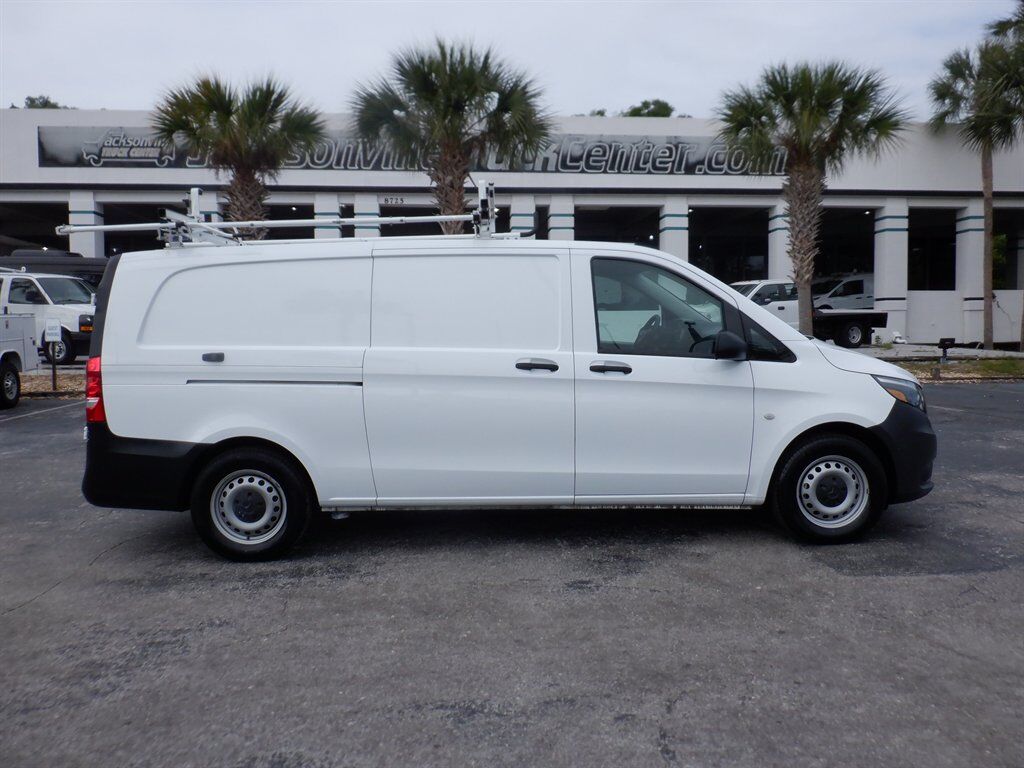 2023 MERCEDES-BENZ METRIS