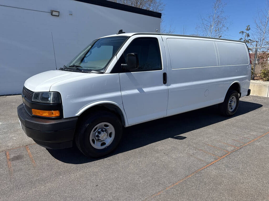 2023 CHEVROLET Express