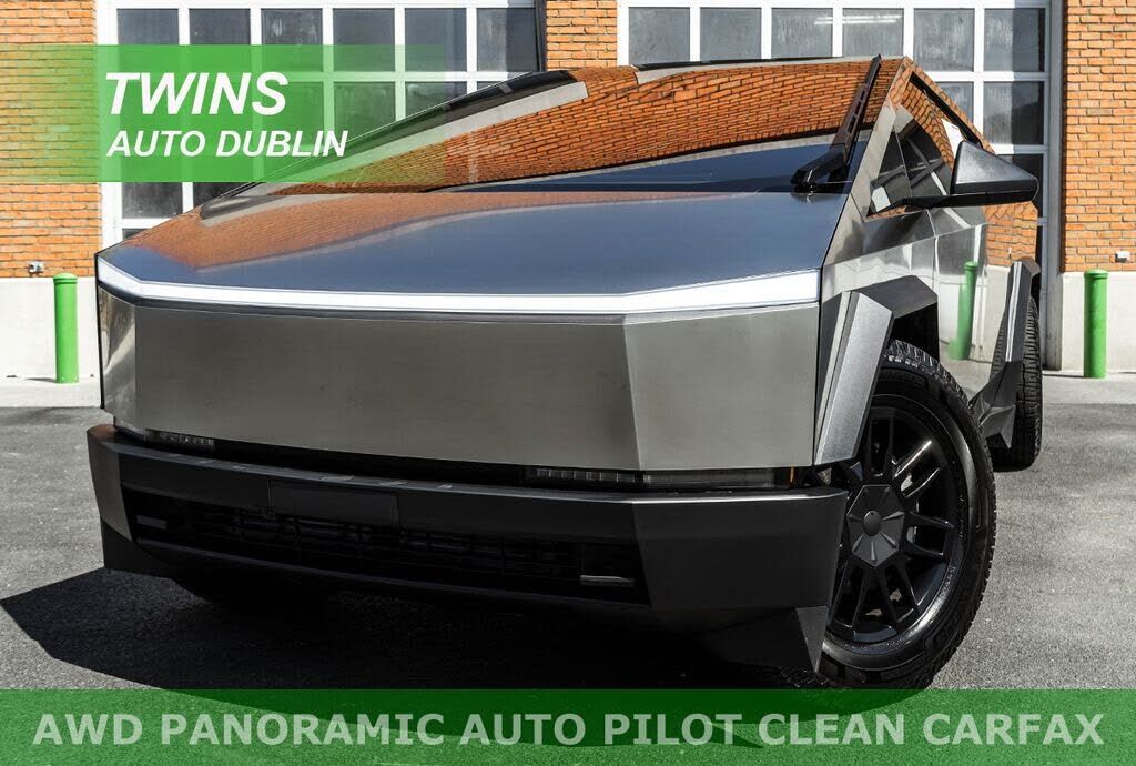 2025 Tesla Cybertruck