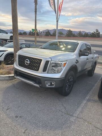 2017 NISSAN Titan