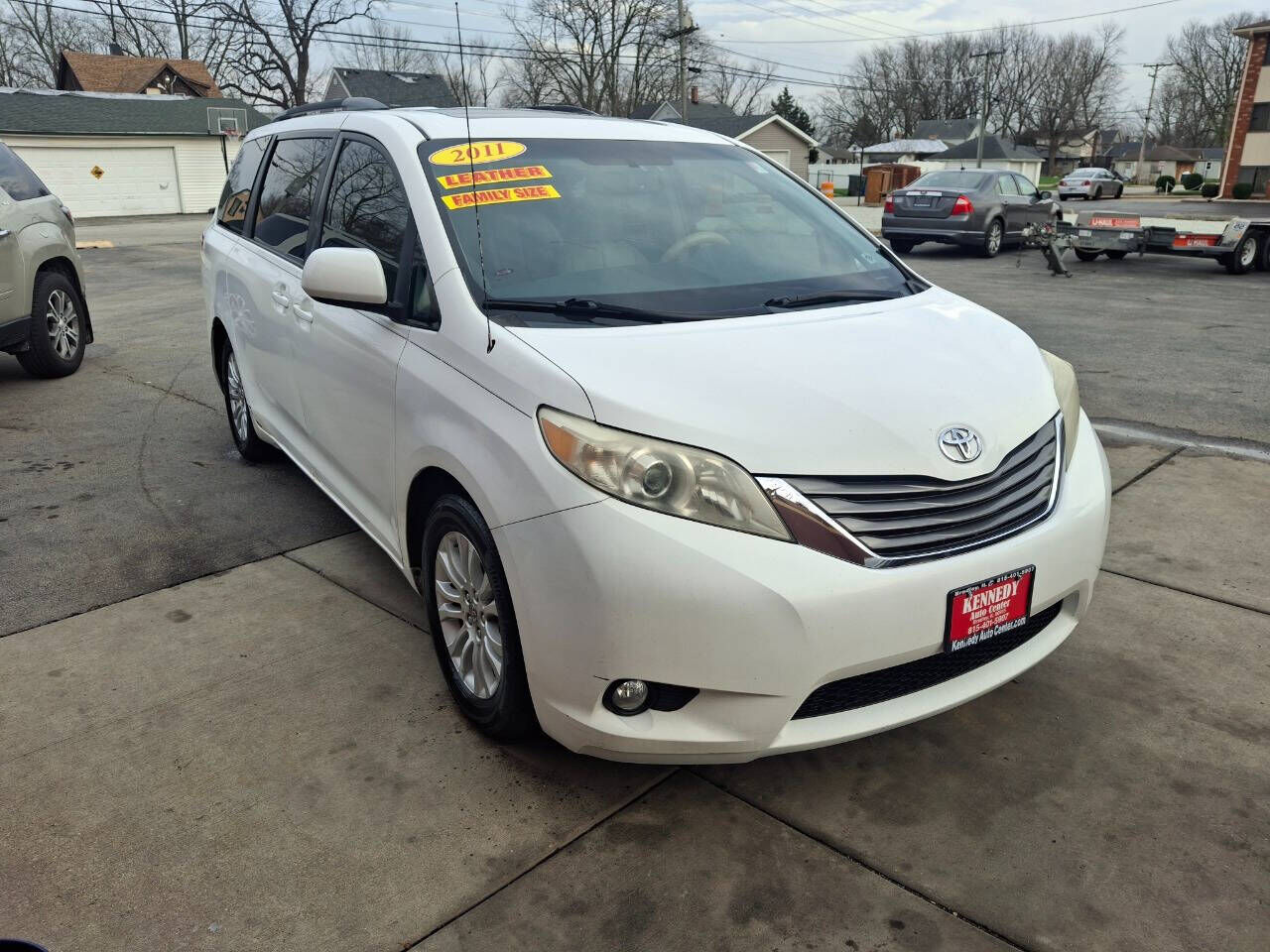 2011 TOYOTA Sienna