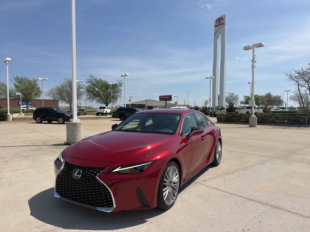 2022 LEXUS IS