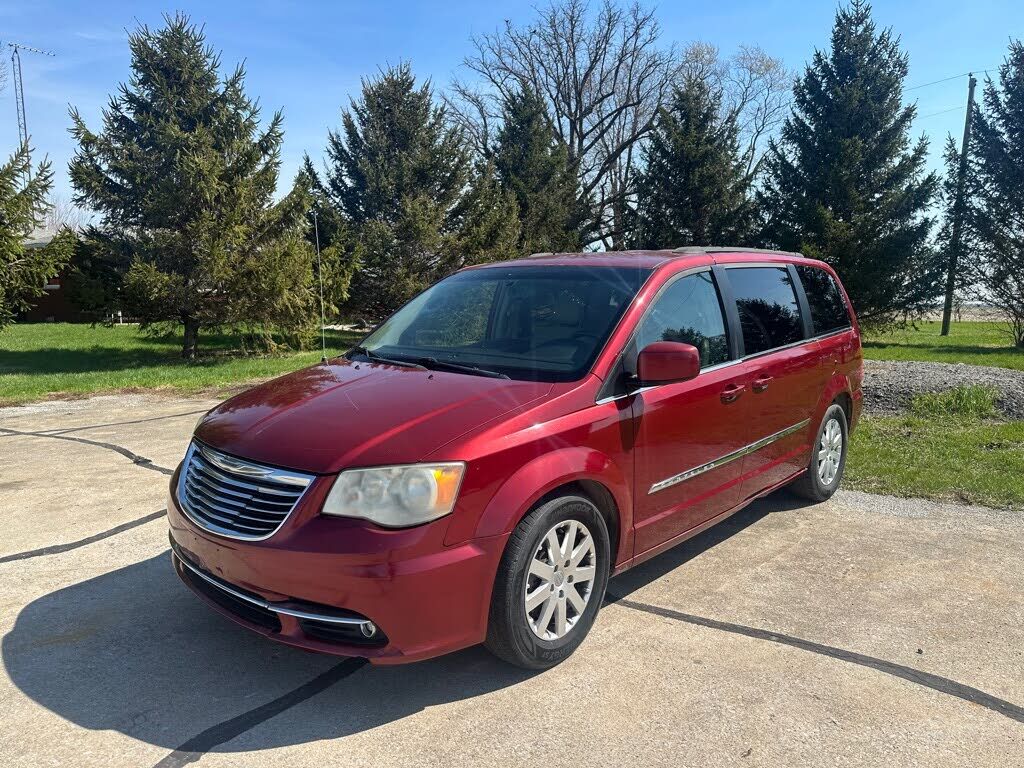 2013 CHRYSLER Town and Country
