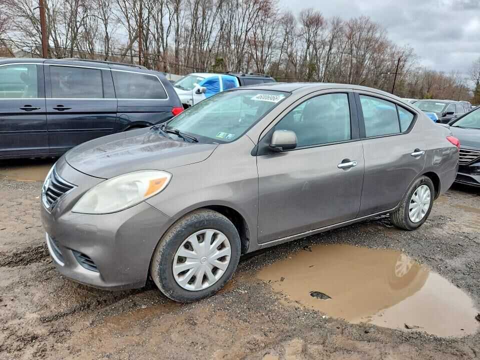 2014 NISSAN Versa