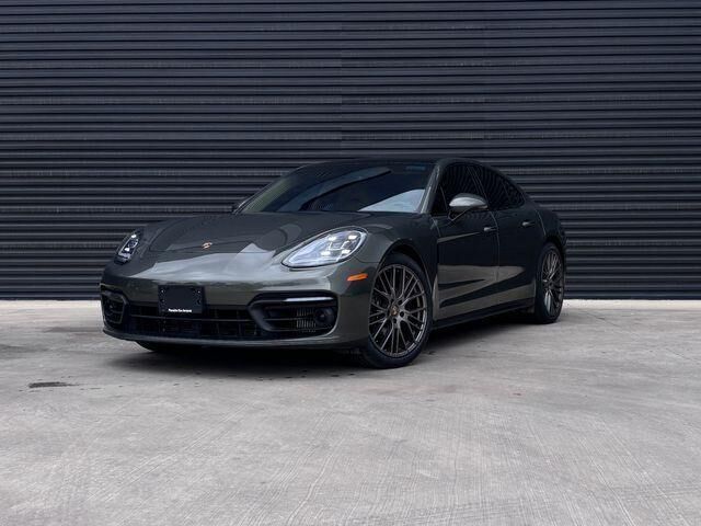 2023 PORSCHE Panamera