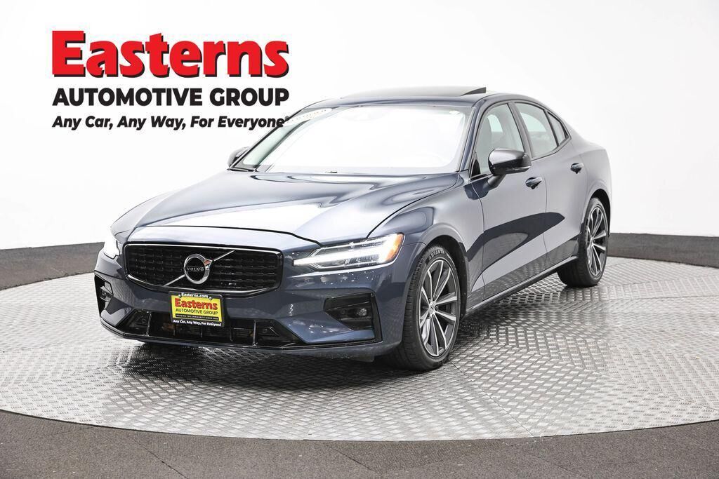2022 VOLVO S60